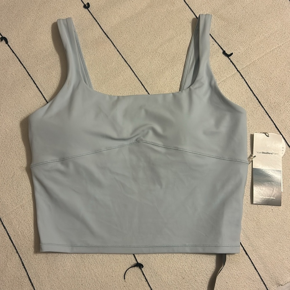 🔽Vuori All The Form Support Tank in Light Mist Size M | NEW with tags Unworn*
